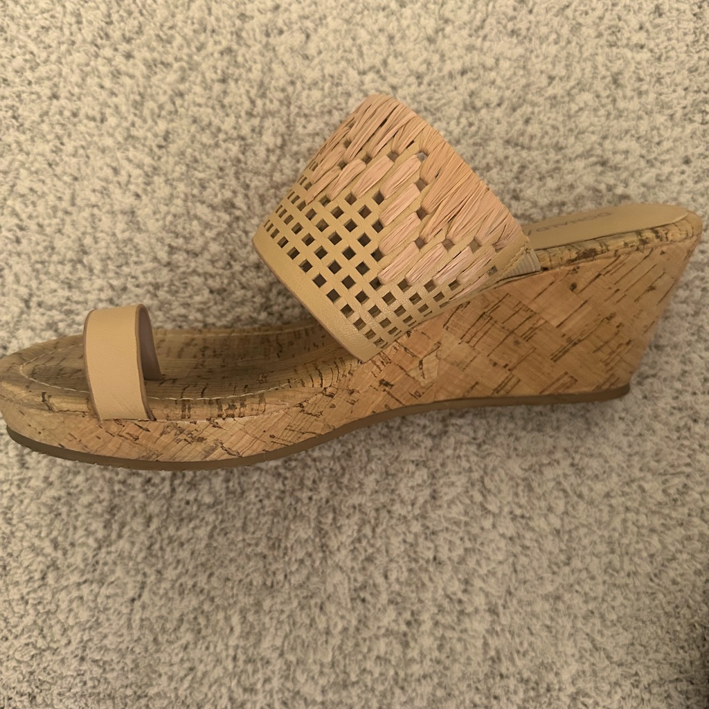 Donald Pliner Raffia And Cork Platform Sandal. Size 7.5.